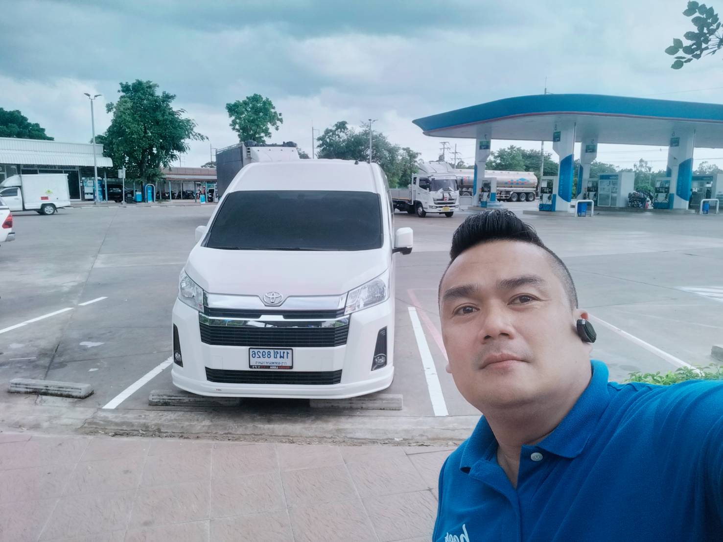 รถตู้อุบลนายต๊ะวีไอพี VIP